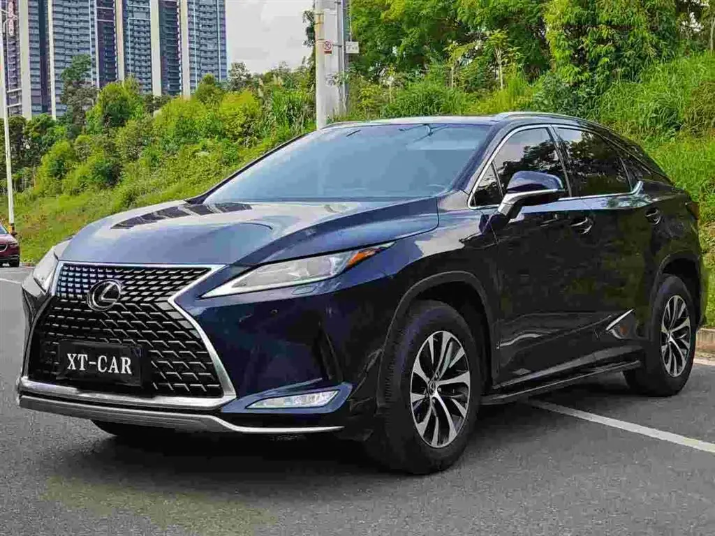 Lexus RX 2022 — Photo 1/9