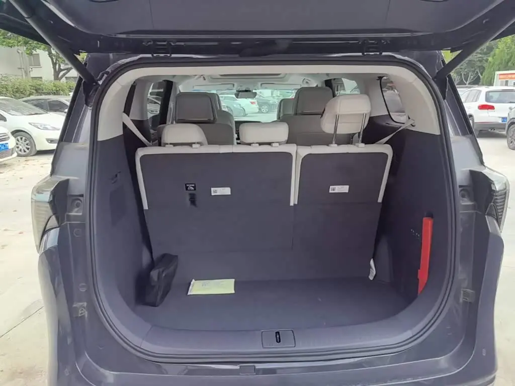 Buick GL8 New Energy 2025 — Photo 19/20