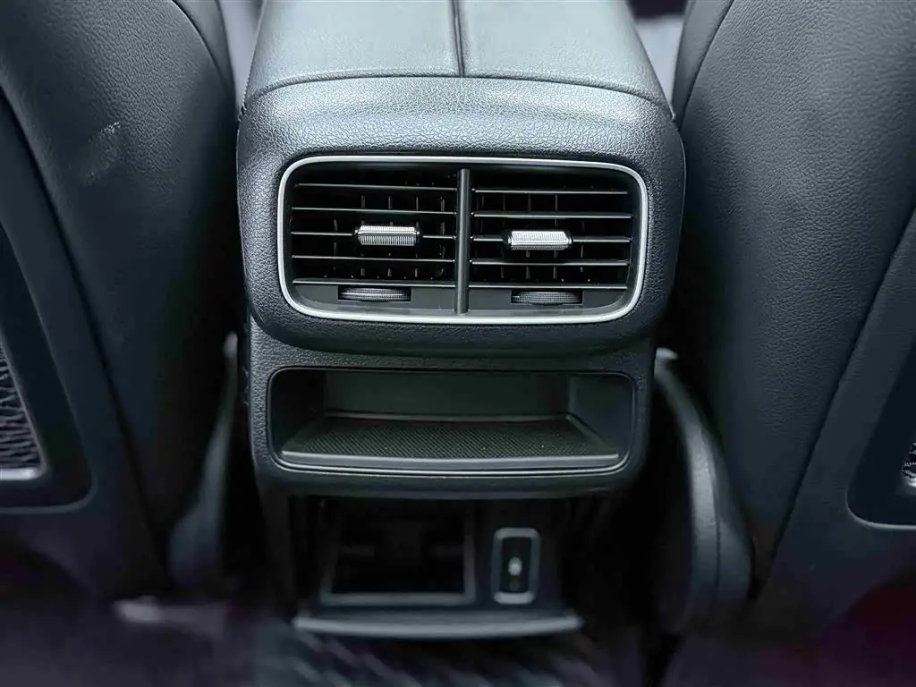 Mercedes-Benz GLE 2021 — Photo 17/20
