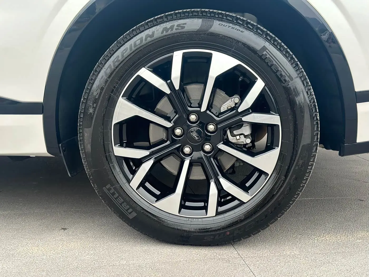 Ford Edge 2025 — Şəkil 8/20
