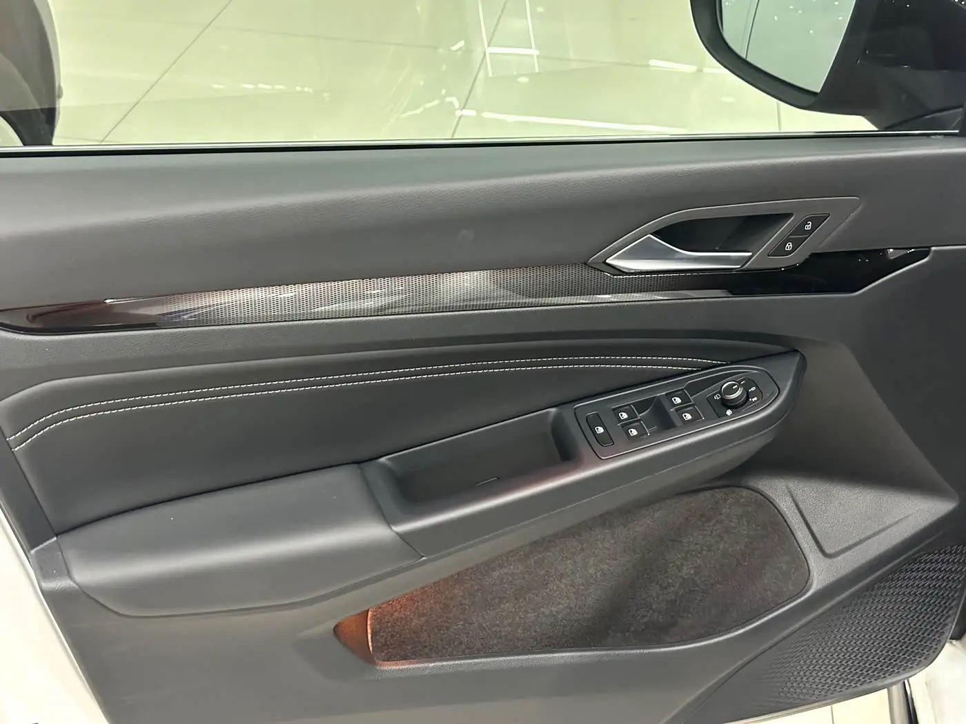 Volkswagen Golf 2021 — Photo 17/20