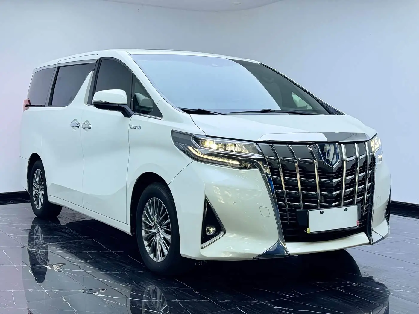 Toyota Alphard 2021 — Фото 3/20