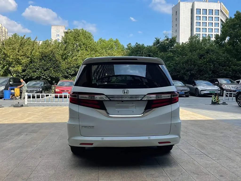 Honda Odyssey 2018 — Şəkil 8/20