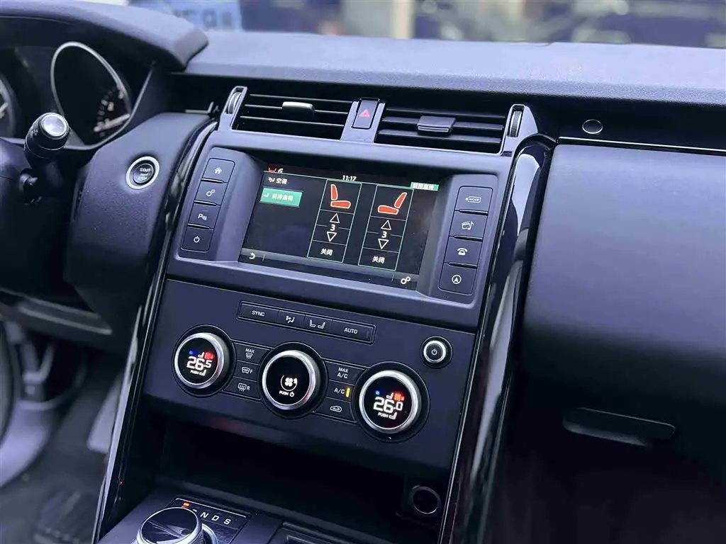 Land Rover Discovery 2017 — Фото 11/20