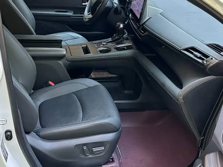 Toyota Sienna 2024 — Photo 17/19