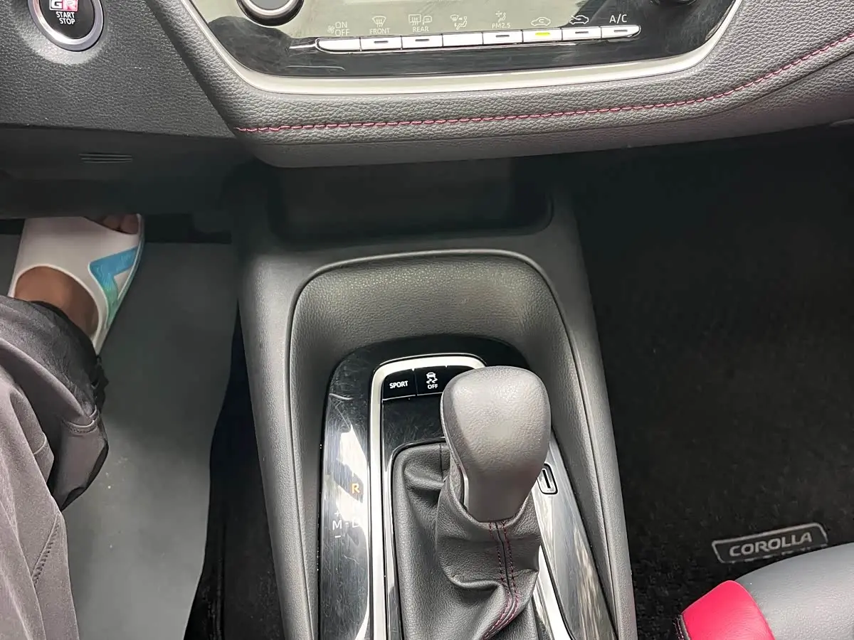 Toyota Corolla 2022 — Şəkil 14/15