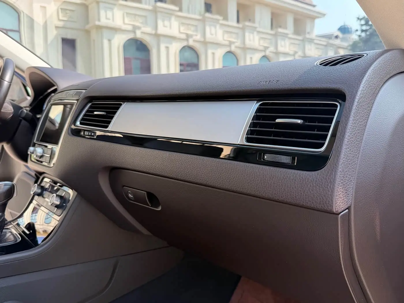 Volkswagen Touareg 2018 — Photo 16/20