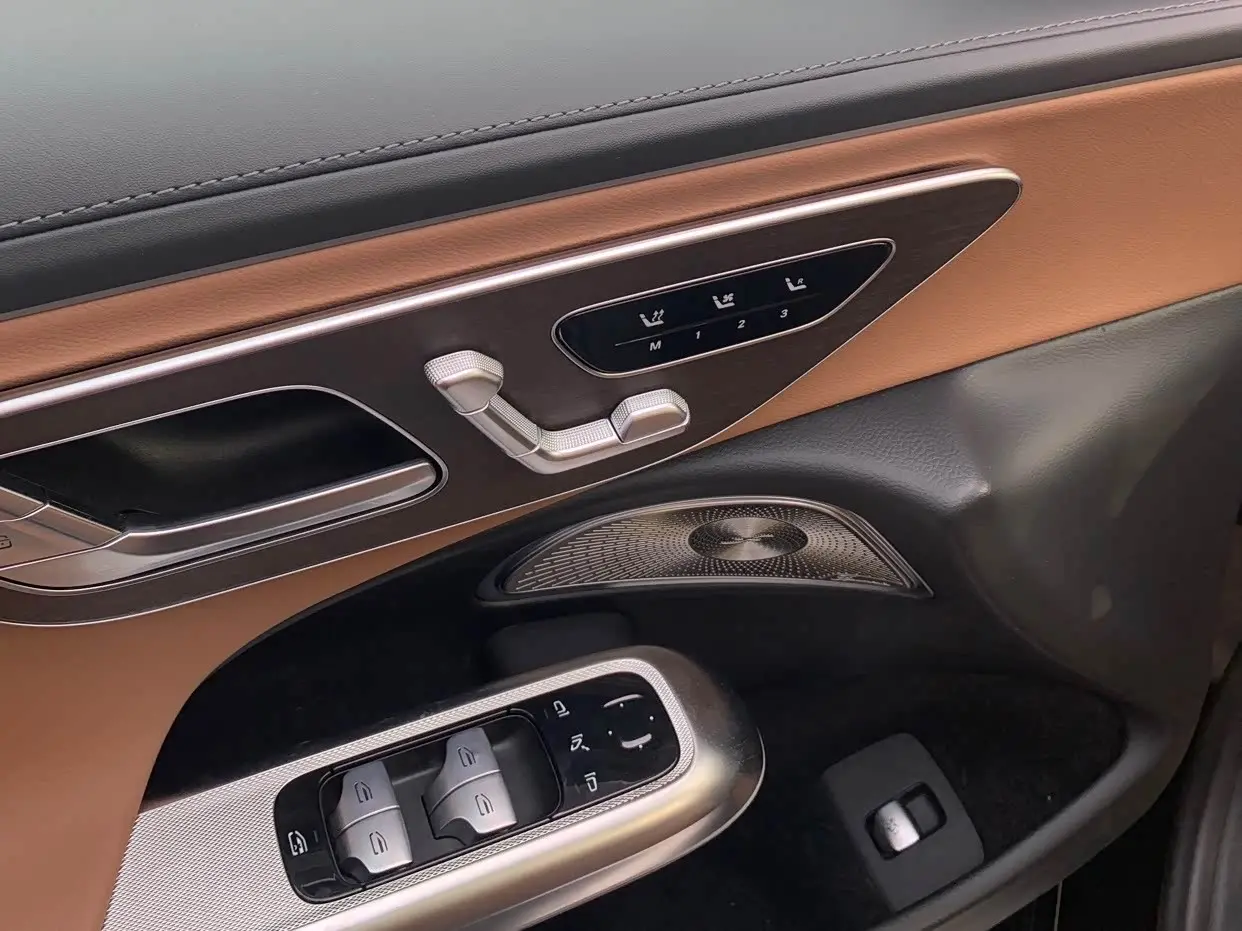 Mercedes-Benz E-Class 2024 — Photo 14/16