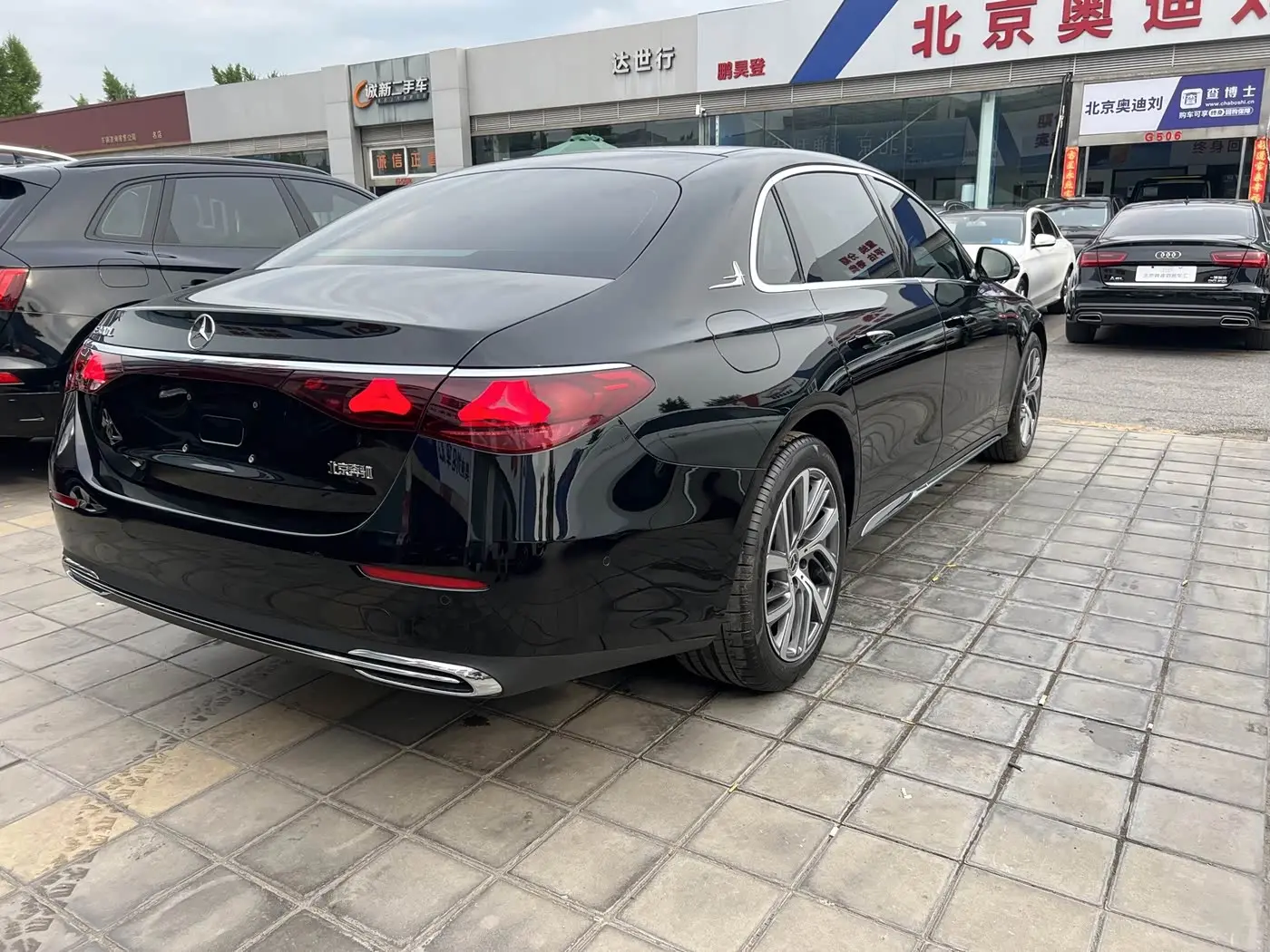 Mercedes-Benz E-Class 2024 — Photo 6/16