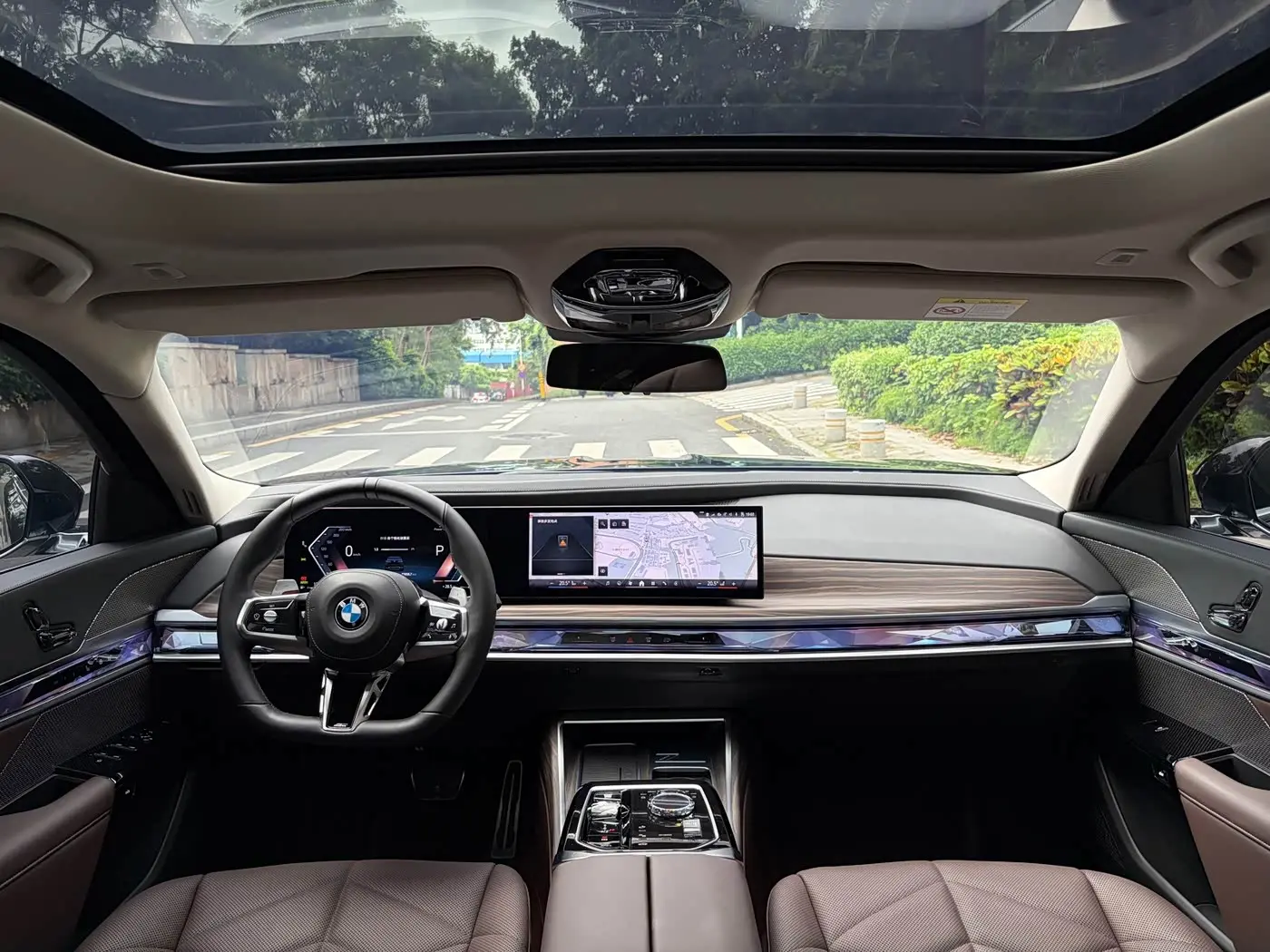 BMW 7 Series 2024 — Photo 11/17