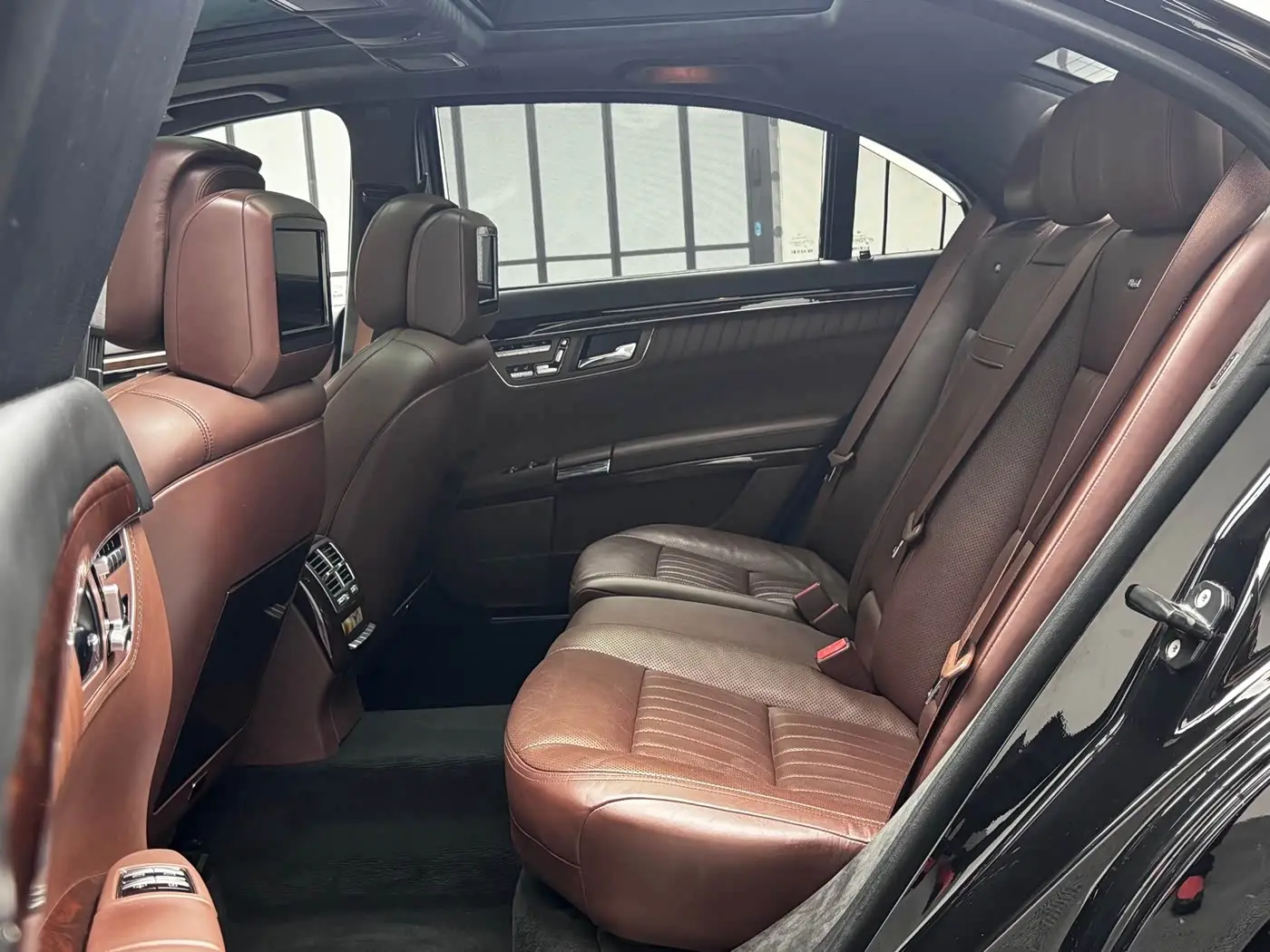 Mercedes-Benz S-Class 2012 — Photo 15/18