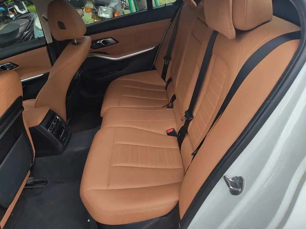 BMW 3 Series 2020 — Şəkil 15/20