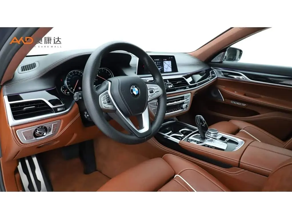 BMW 7 Series 2017 — Фото 6/10