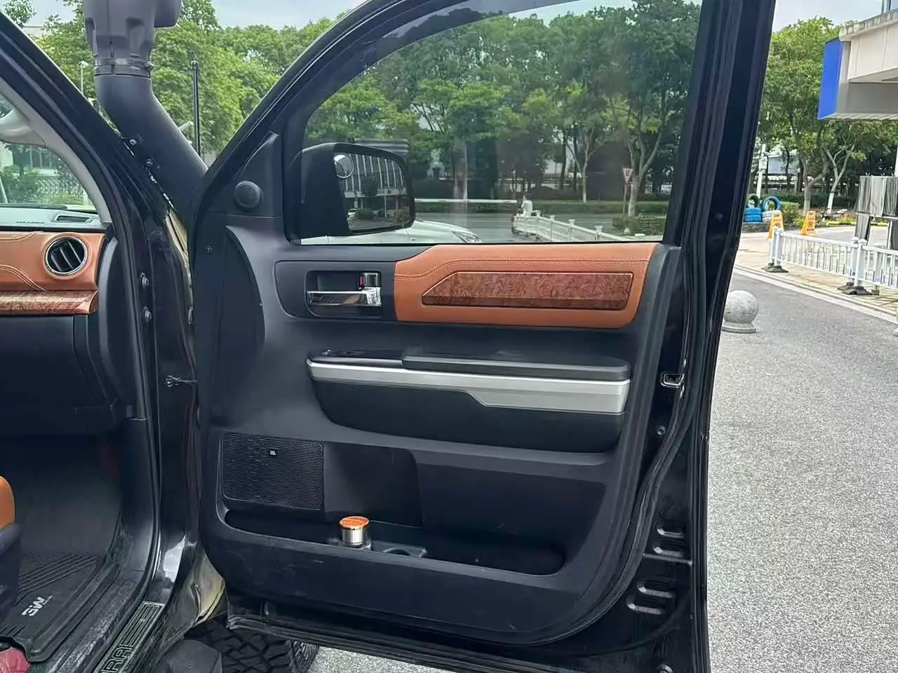 Toyota Tundra 2014 — ფოტო 17/17