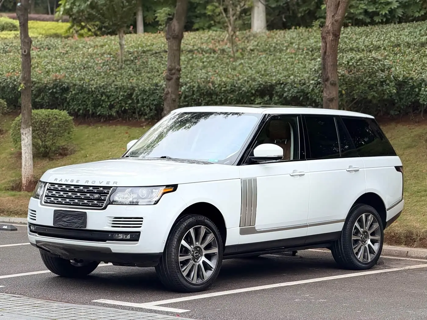 Land Rover Range Rover 2017 — Фото 1/10