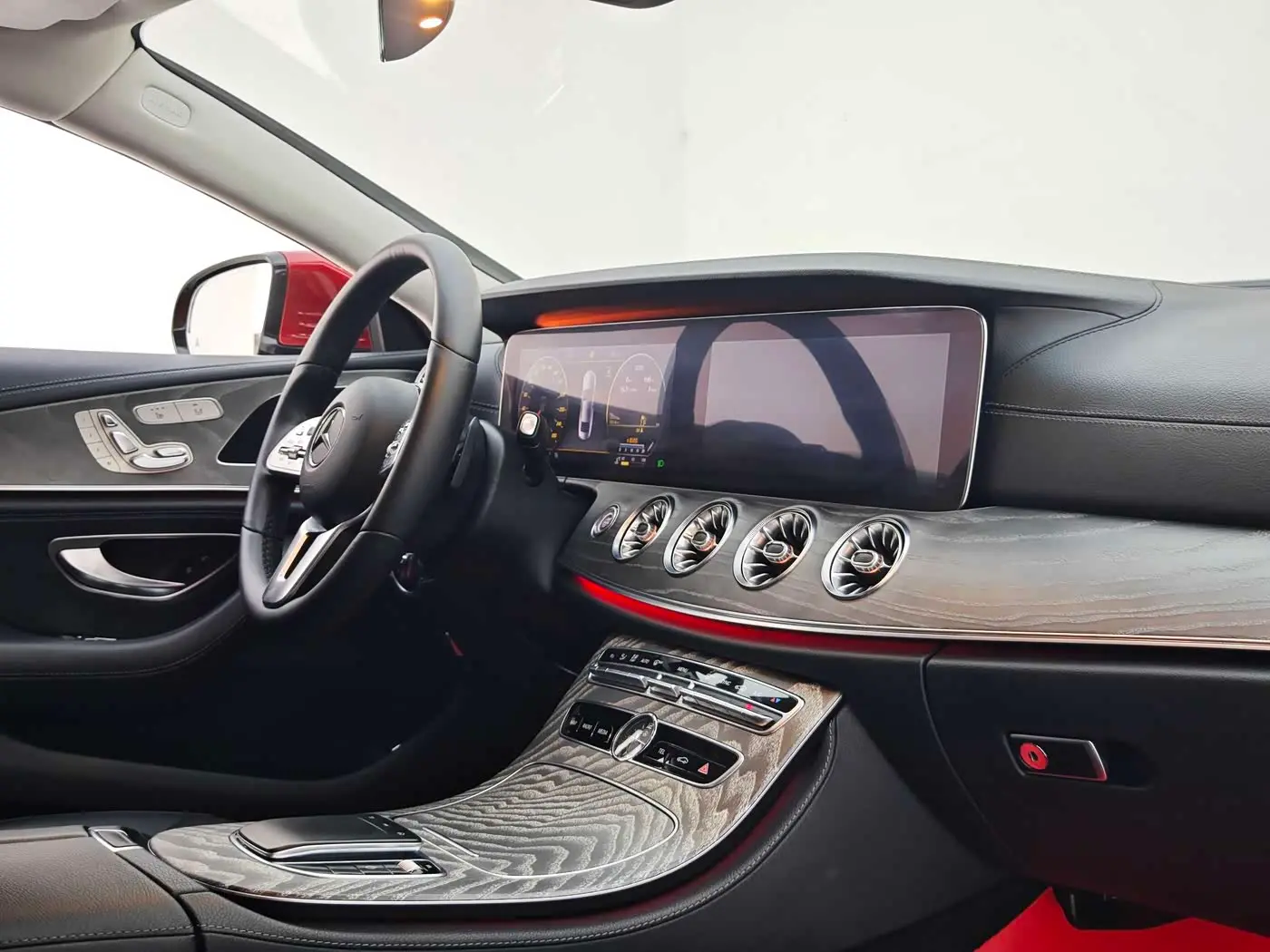 Mercedes-Benz CLS 2019 — Photo 11/20