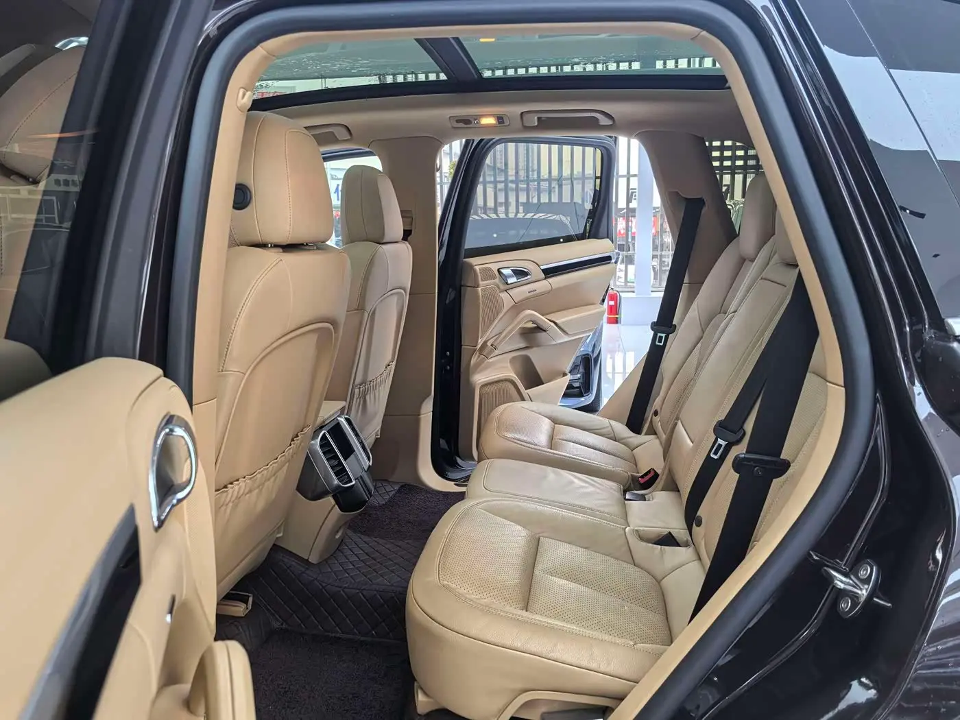 Porsche Cayenne 2017 — Фото 10/15