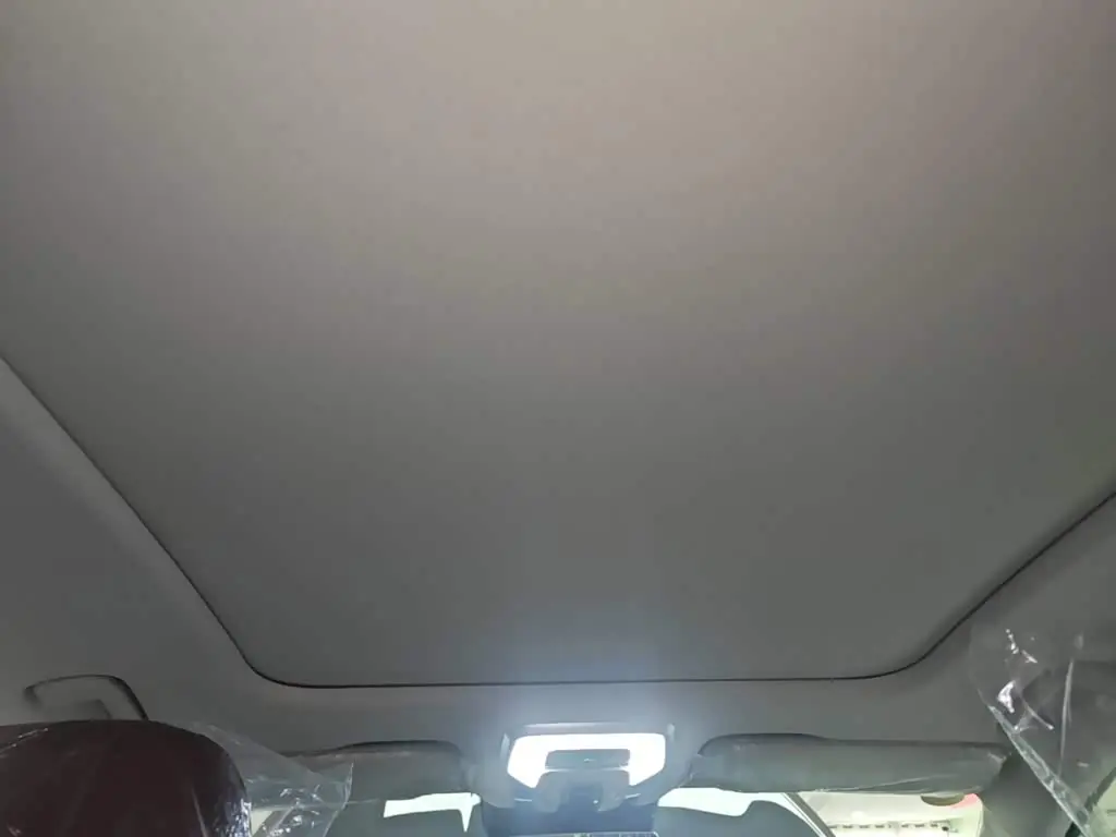 Hongqi H5 PHEV 2026 — Şəkil 18/20