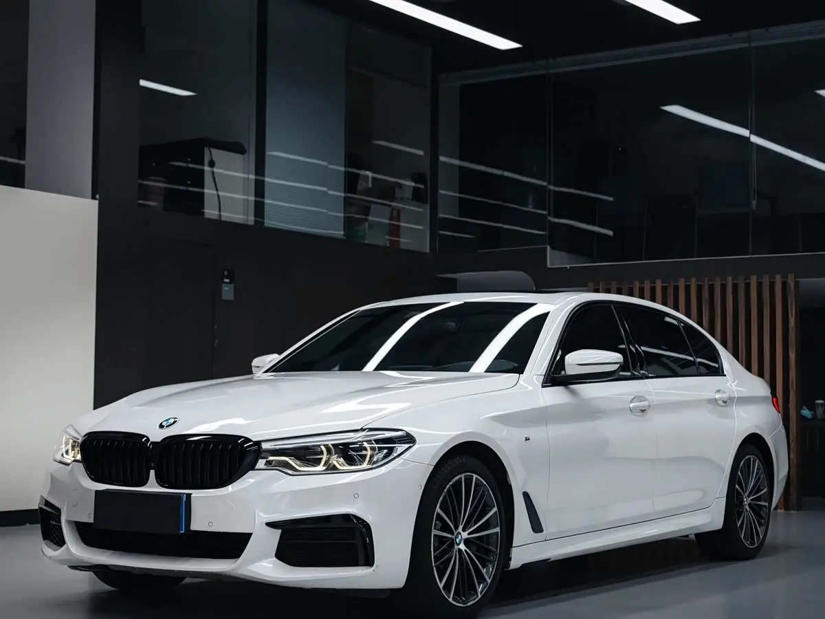 BMW 5 Series 2020 — Photo 1/20