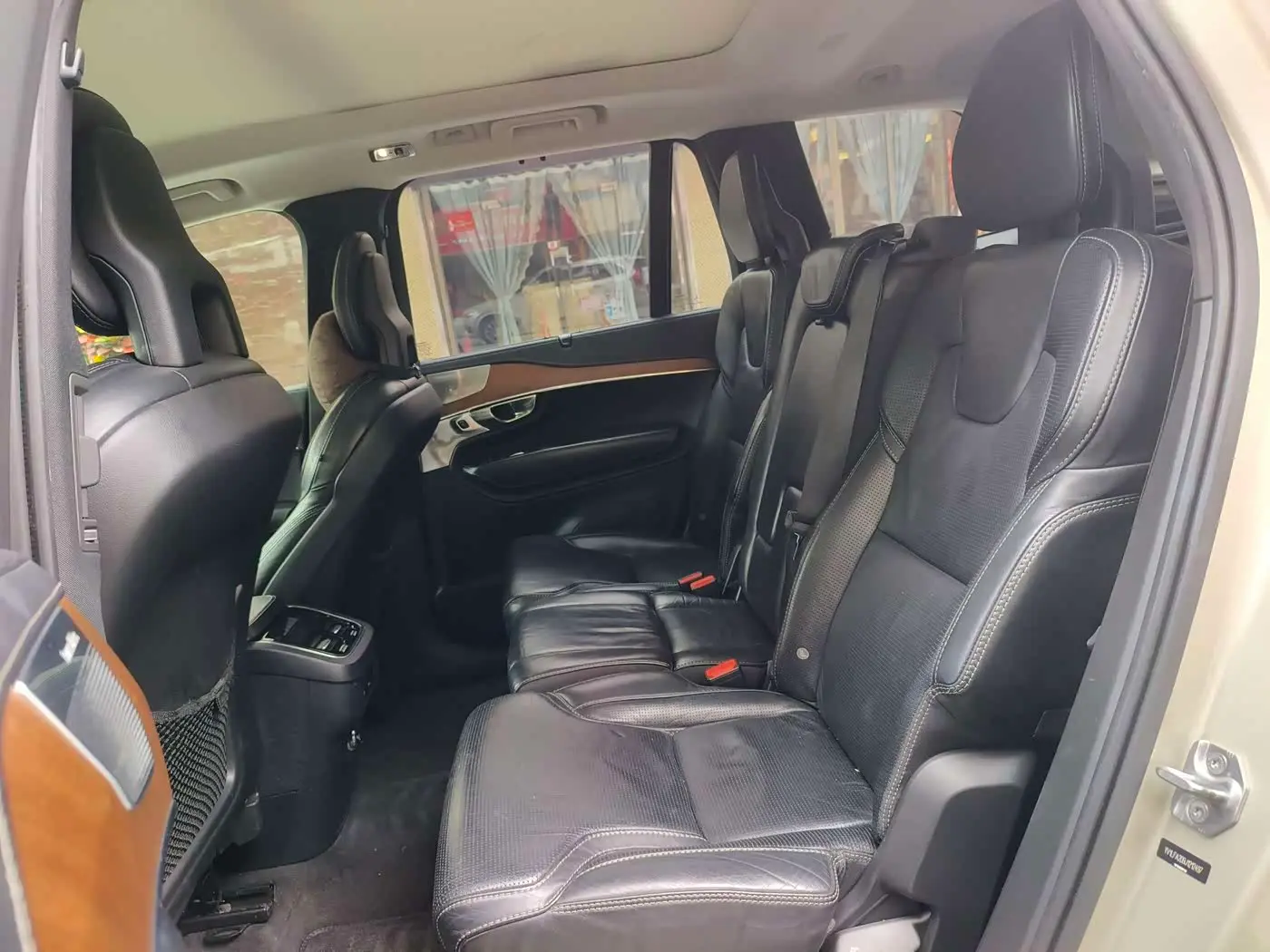 Volvo XC90 2018 — Photo 8/12