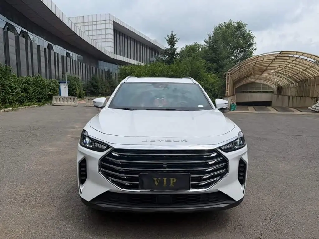 Jetour X70 PLUS 2025 — Photo 2/10