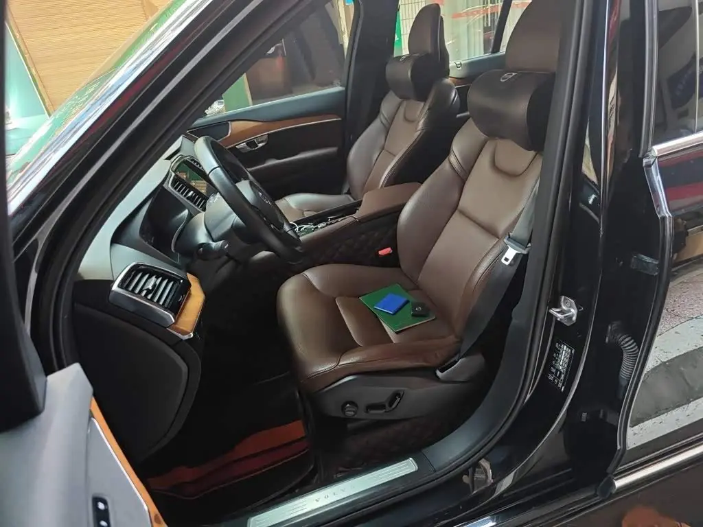 Volvo XC90 2020 — Photo 8/20