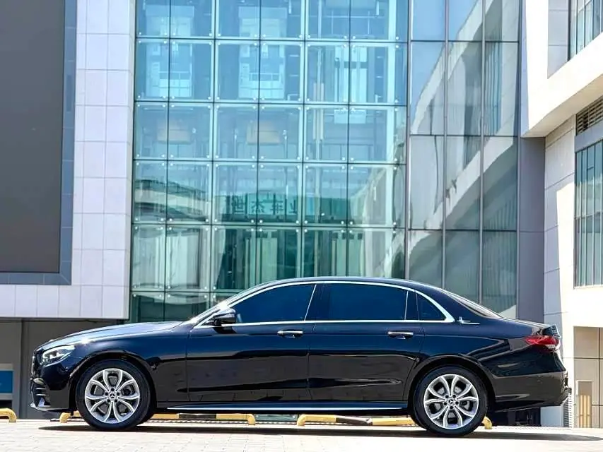 Mercedes-Benz E-Class 2023 — Şəkil 17/18