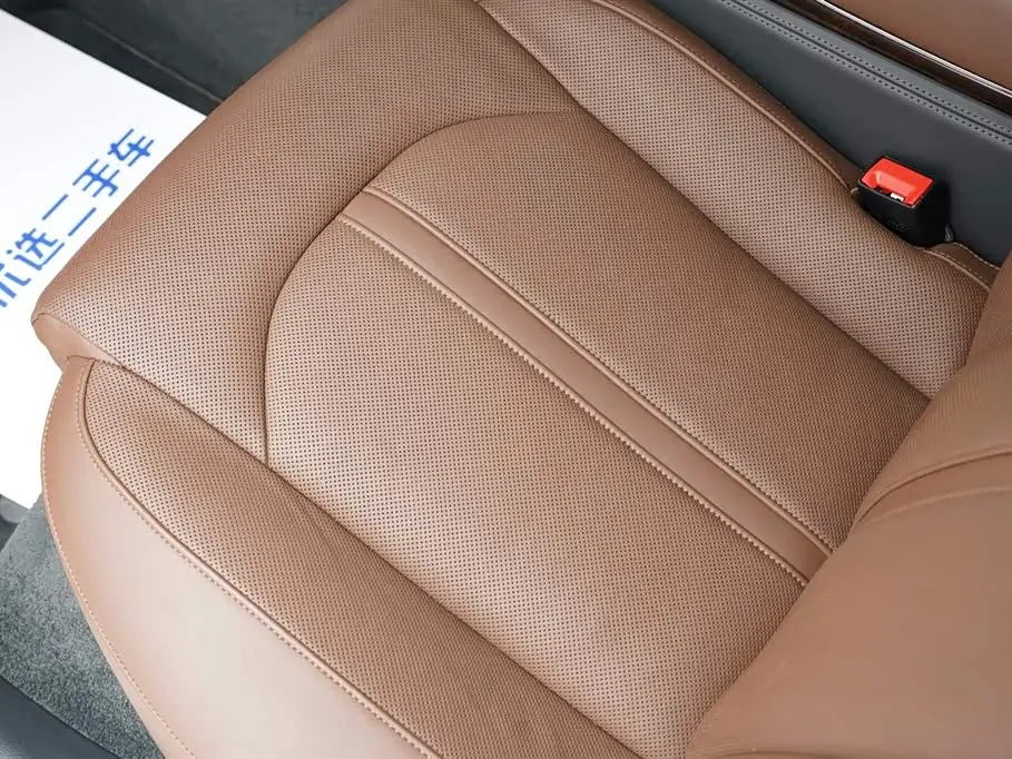 Audi A8 2014 — Photo 13/20
