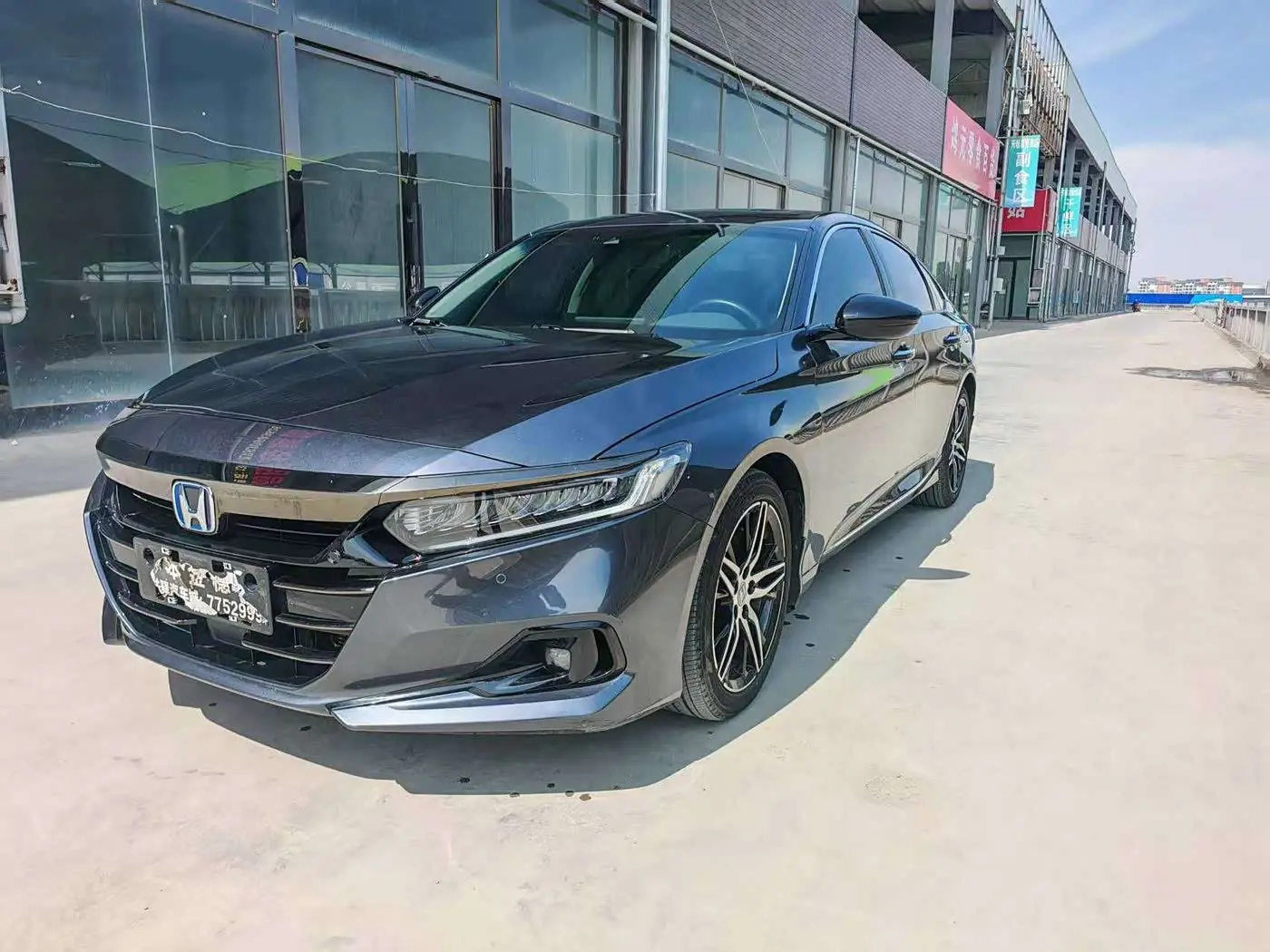 Honda Accord 2022 — Photo 1/10