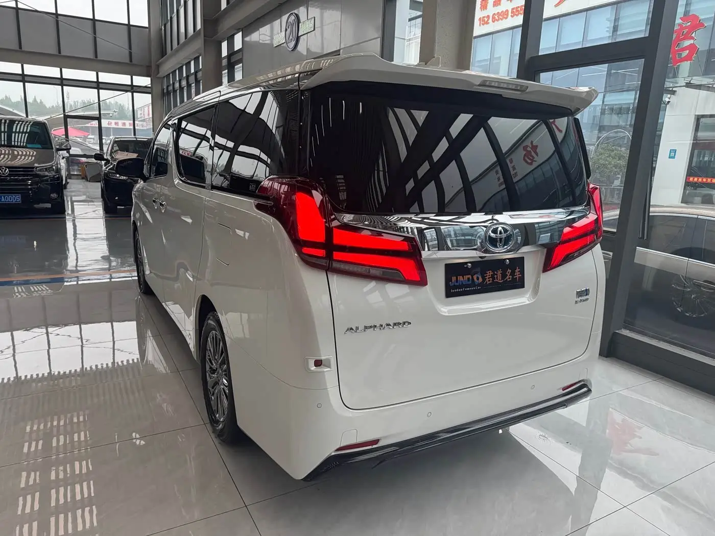 Toyota Alphard 2021 — Photo 6/15