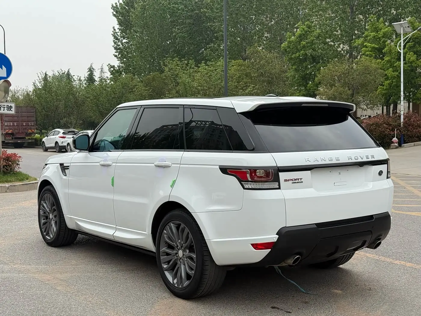 Land Rover Range Rover Sport 2015 — Photo 15/15