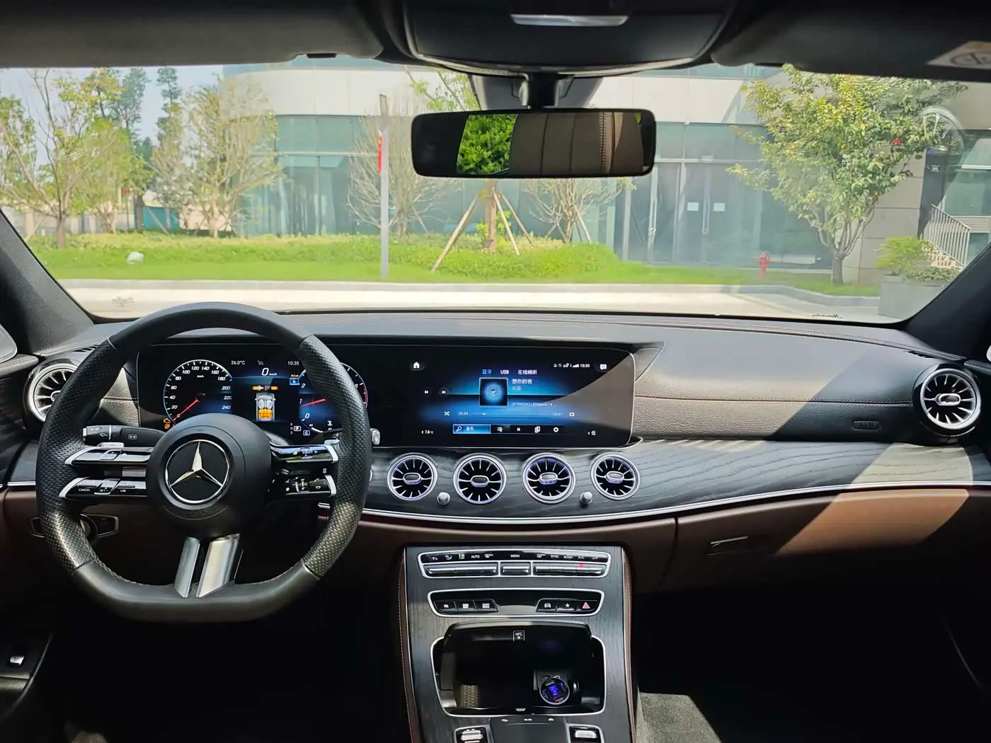 Mercedes-Benz E-Class 2023 — ფოტო 9/18
