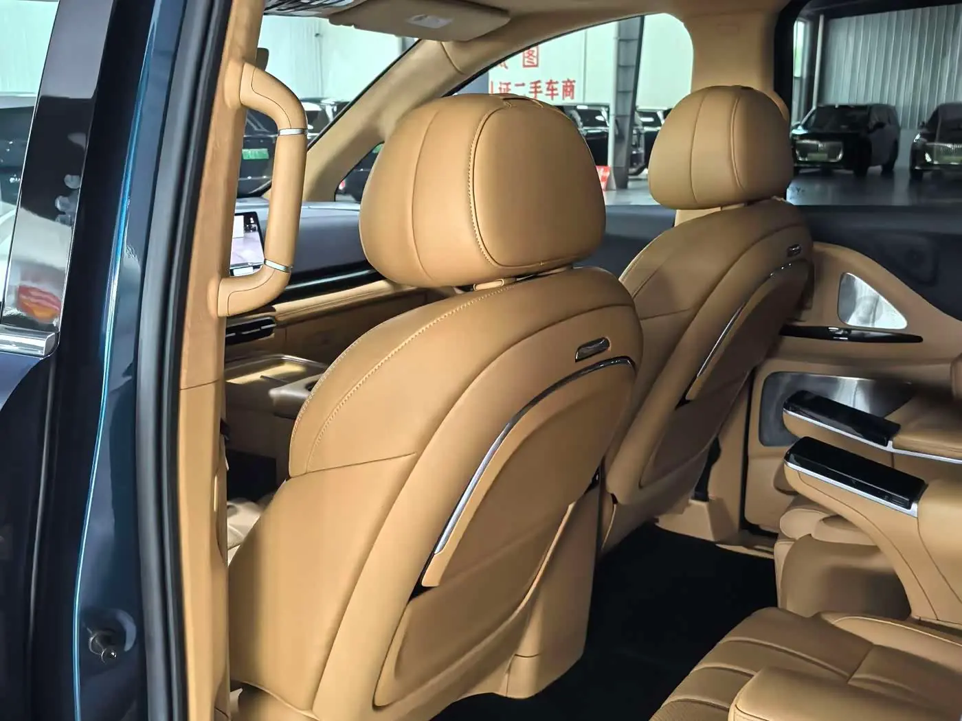Voyah Auto Voyah Dreamer 2025 — Photo 8/9