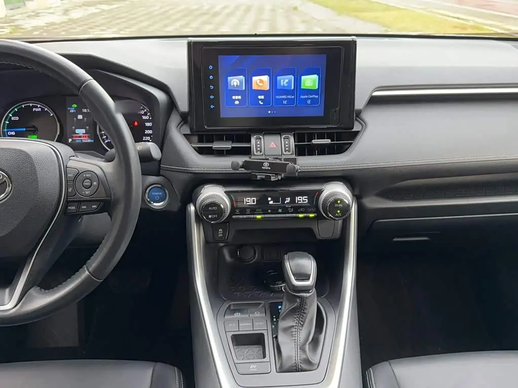 Toyota Wildlander 2022 — Photo 9/20