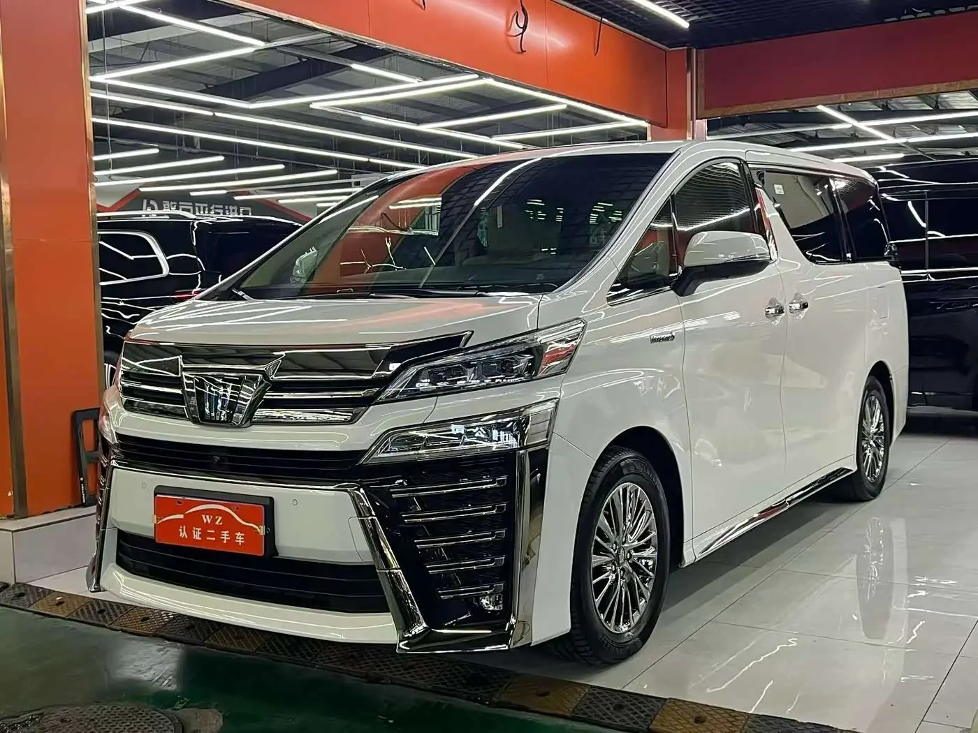 Toyota Vellfire 2022 — Photo 1/9