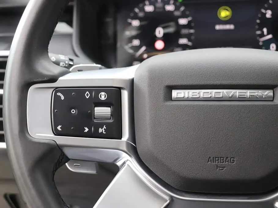 Land Rover Discovery 2024 — Photo 17/20