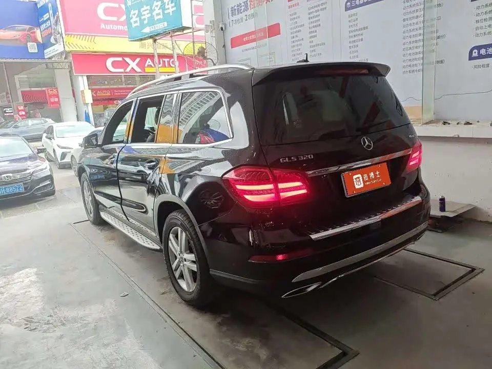Mercedes-Benz GLS 2018 — Şəkil 7/9