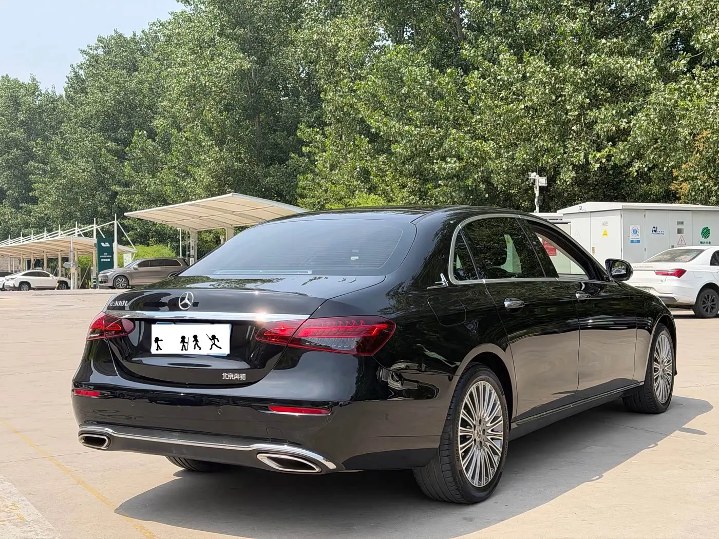 Mercedes-Benz E-Class 2023 — ფოტო 7/9