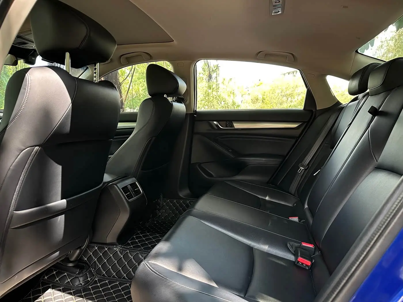 Honda Accord 2019 — Photo 9/9