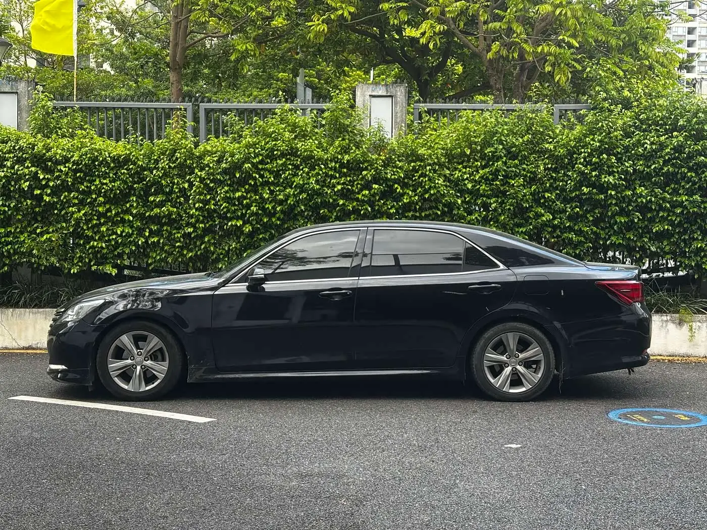 Toyota Crown 2016 — Photo 12/12