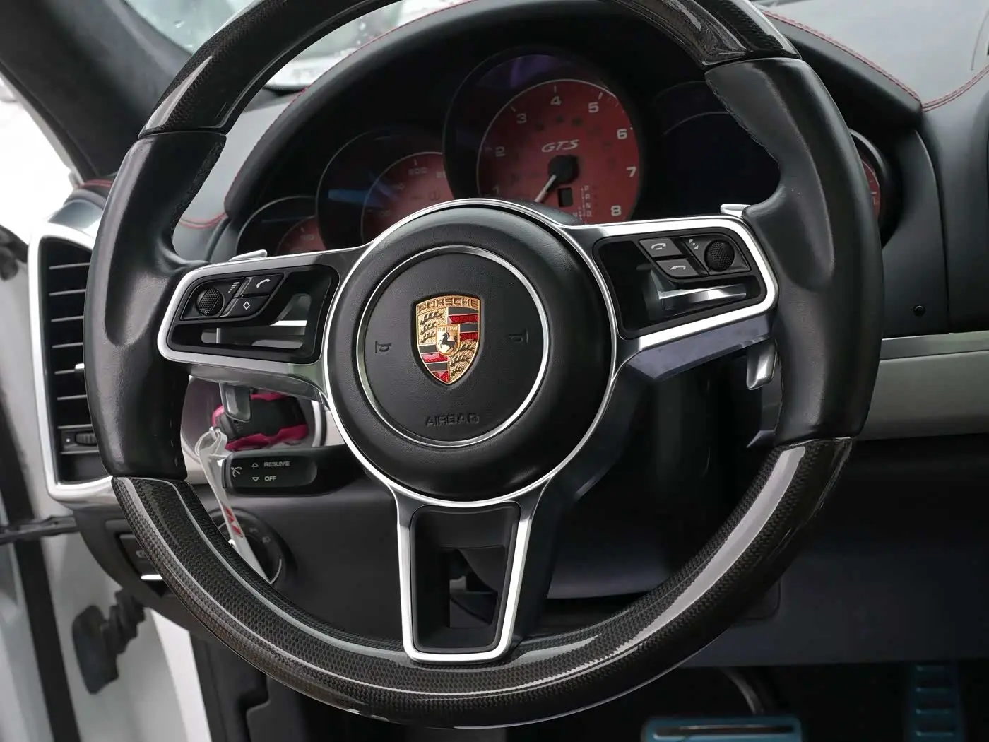 Porsche Cayenne 2016 — Photo 9/18