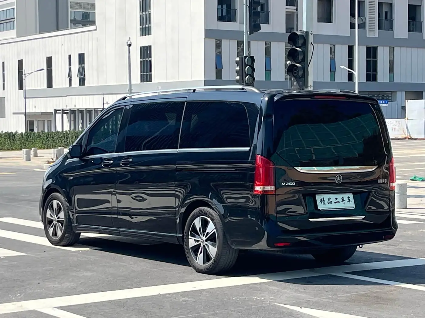 Mercedes-Benz V-Class 2024 — Фото 4/15