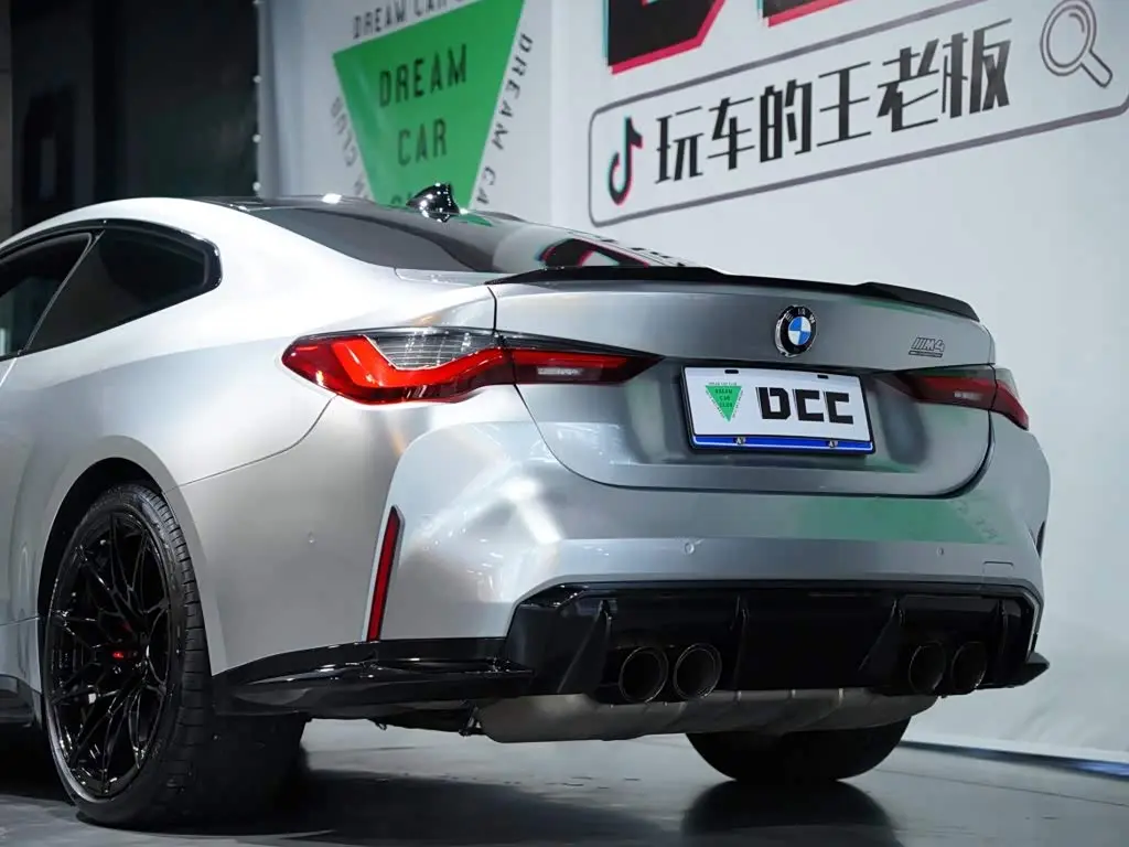 BMW M4 2022 — Photo 19/20