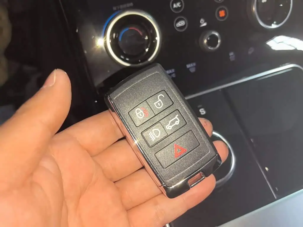 Land Rover Range Rover Velar 2018 — Photo 9/20