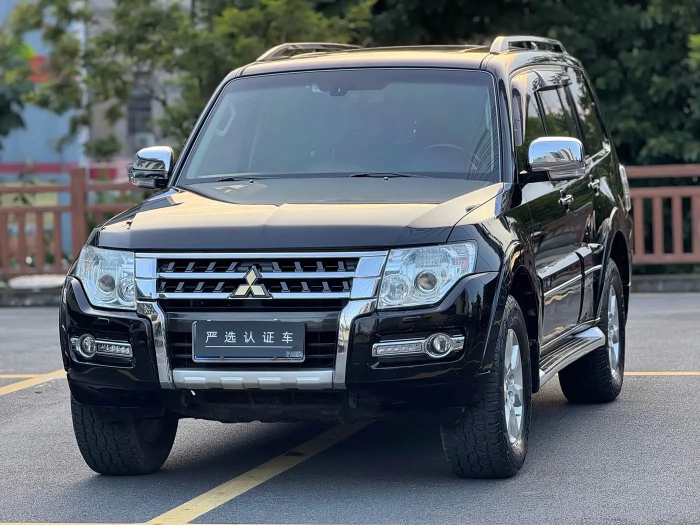 Mitsubishi Pajero 2017 — Фото 1/20