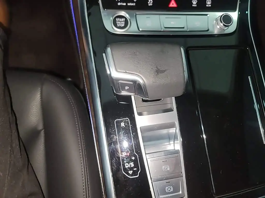 Audi Q7 2024 — ფოტო 14/20