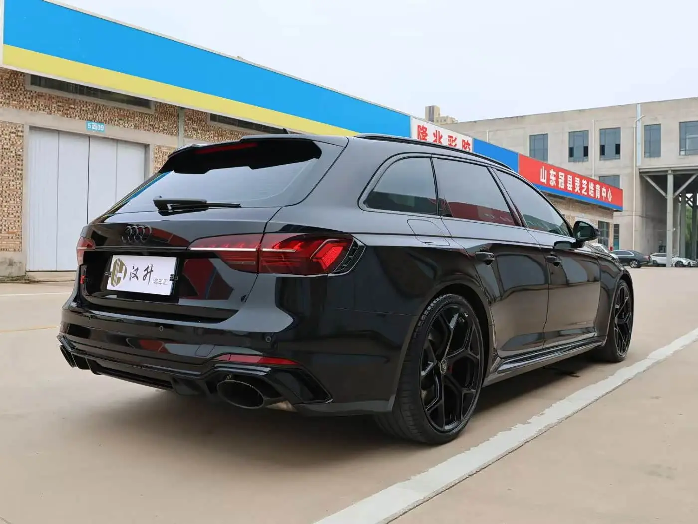 Audi RS 4 2025 — Фото 17/20