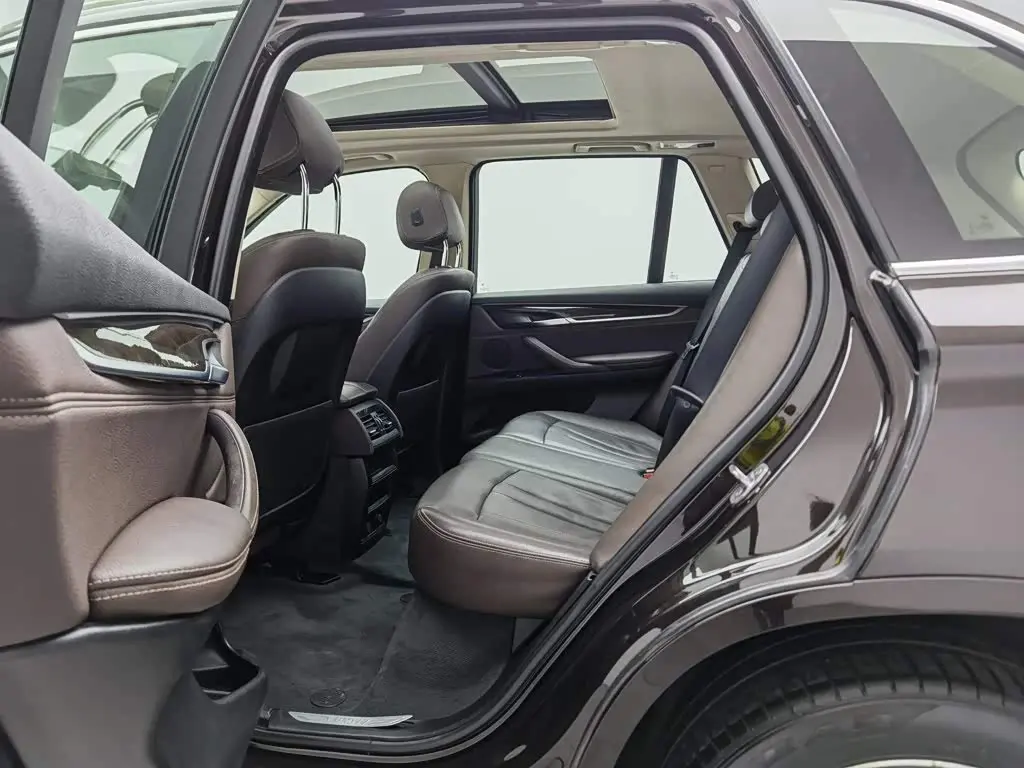 BMW X5 2017 — Şəkil 15/20