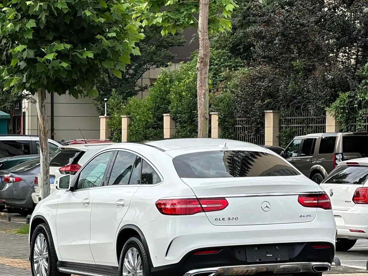 Mercedes-Benz GLE Coupe 2016 — Photo 4/20
