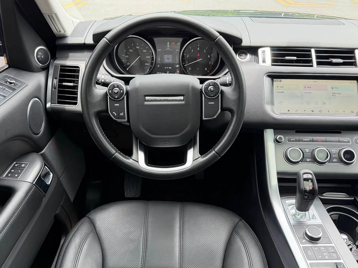 Land Rover Range Rover Sport 2017 — Photo 16/19